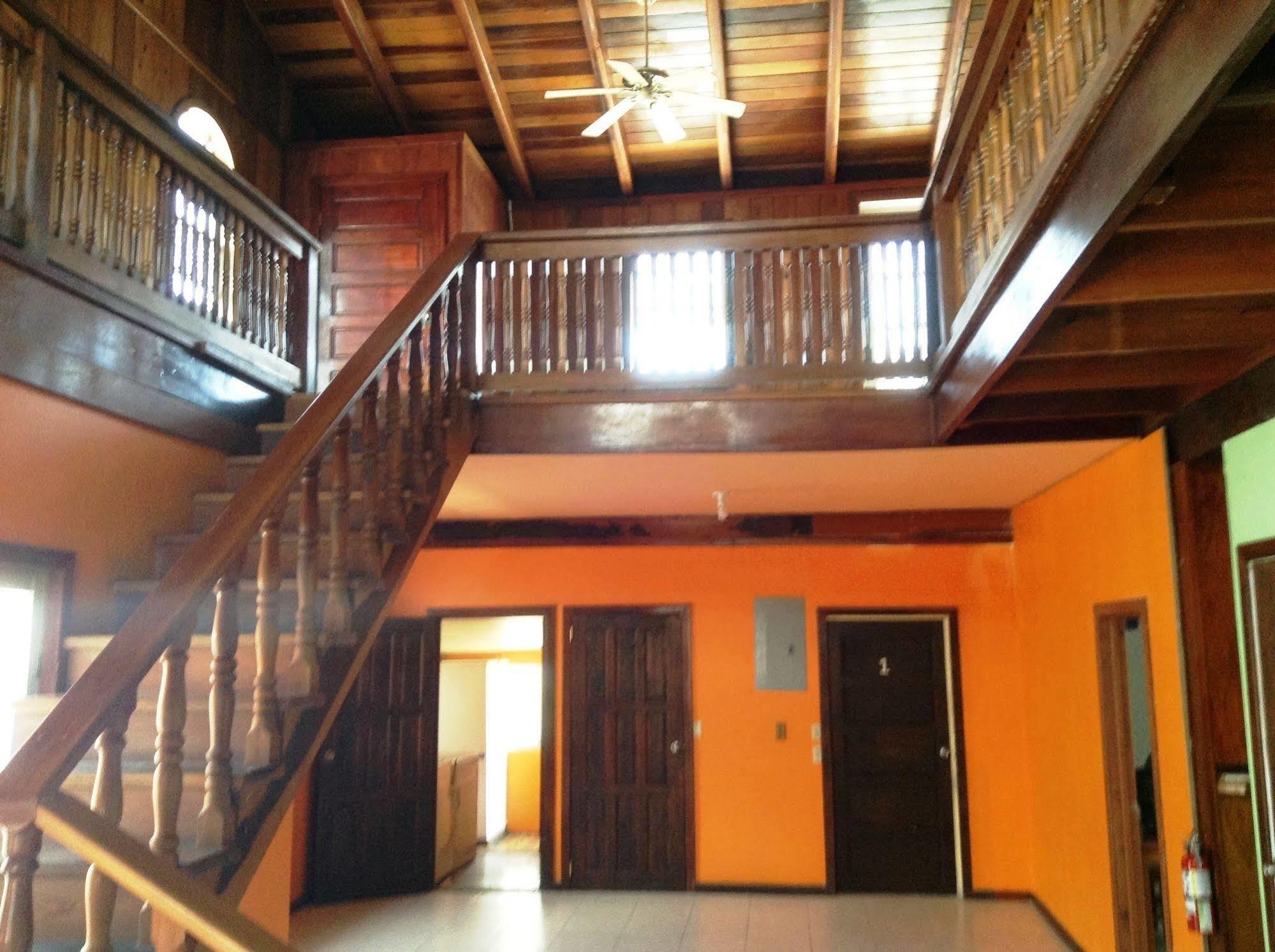 Amelia Guest House San Pedro  Esterno foto