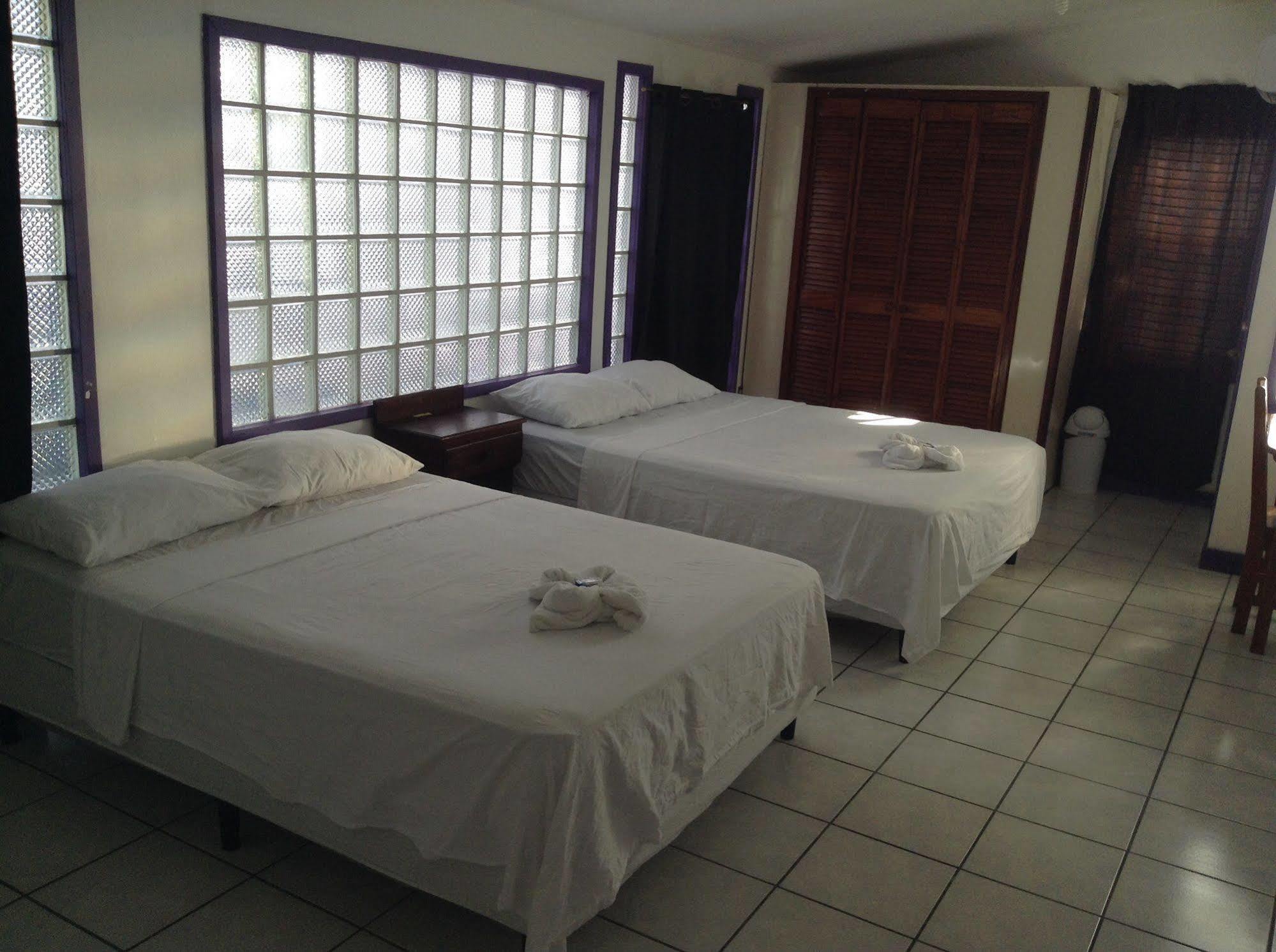 Amelia Guest House San Pedro  Esterno foto