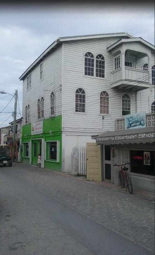 Amelia Guest House San Pedro  Esterno foto